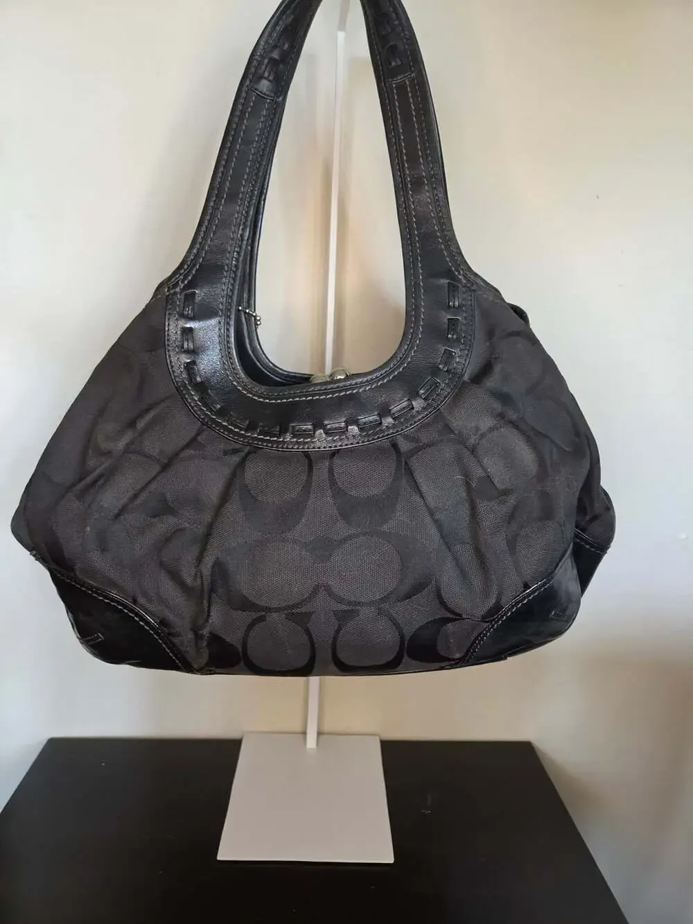 Coach Signature Canvas Ergo Kiss Lock Hobo Shoulder Bag Black F0869-12232
